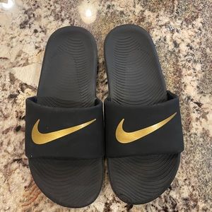 Nike slide size 6 (see tag)